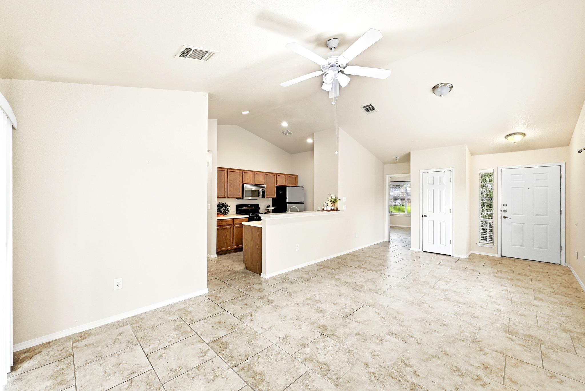 186 Prairie Springs Loop Property Photo 9