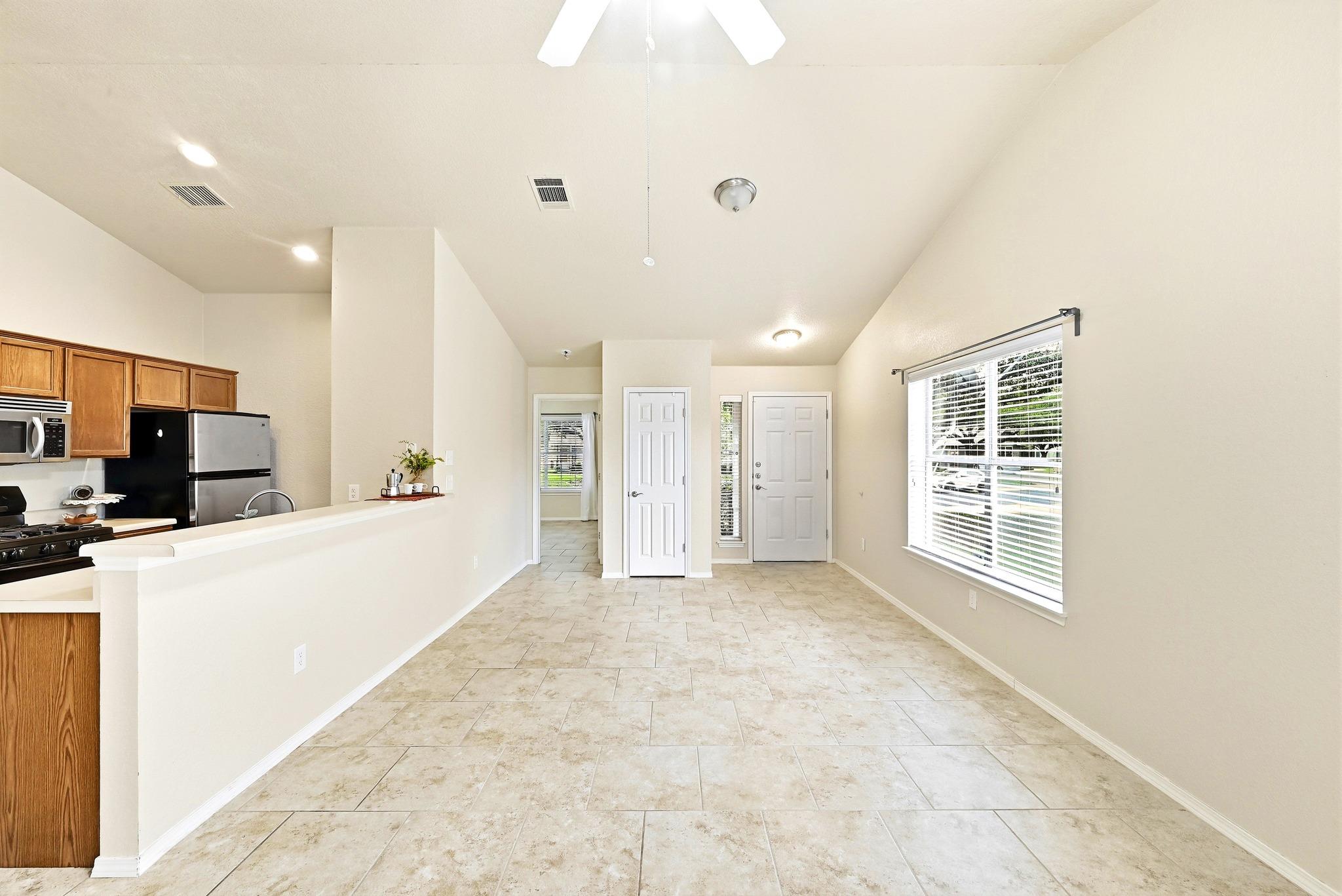186 Prairie Springs Loop Property Photo 10