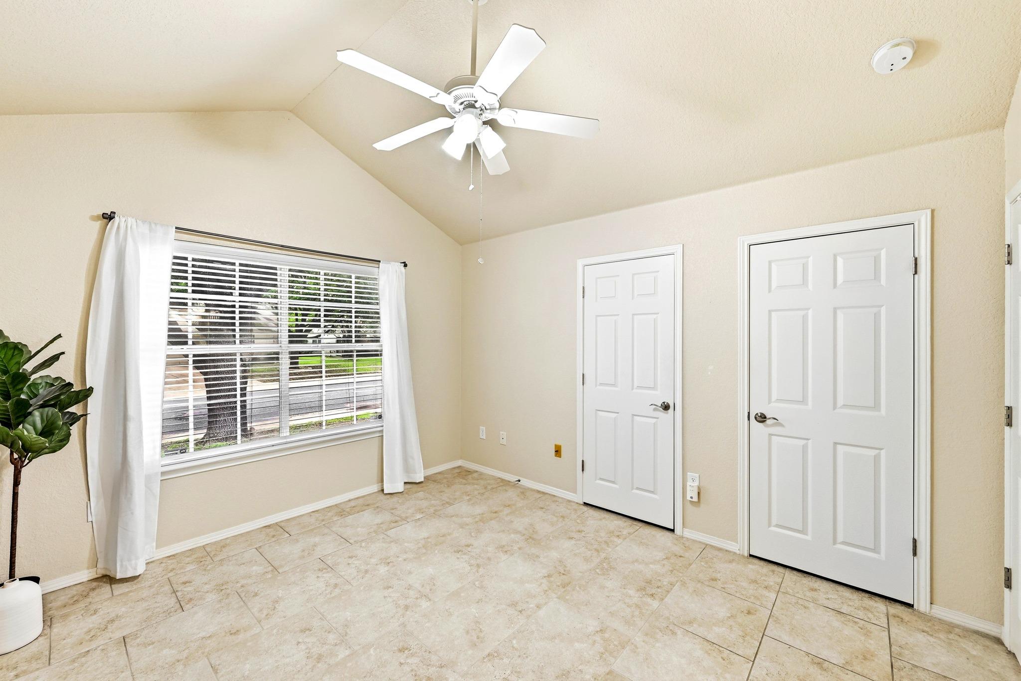 186 Prairie Springs Loop Property Photo 17
