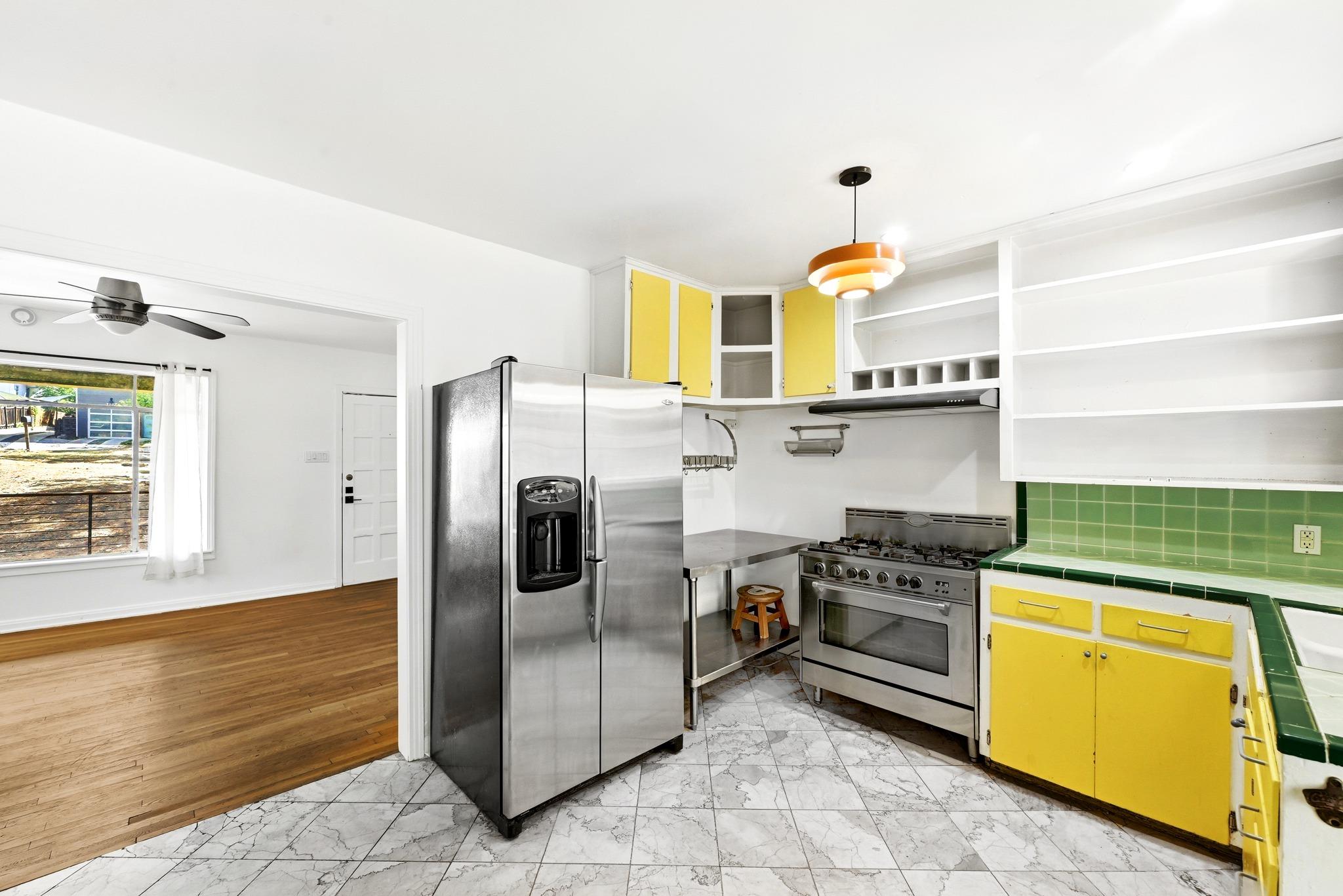 1306 Delano St Property Photo 10