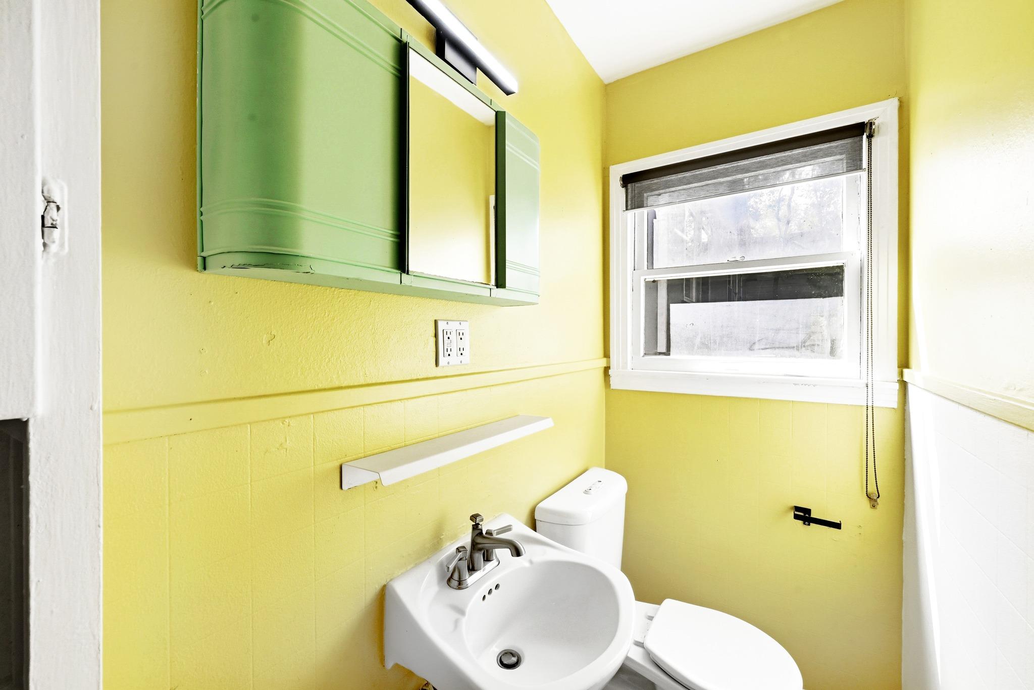 1306 Delano St Property Photo 18