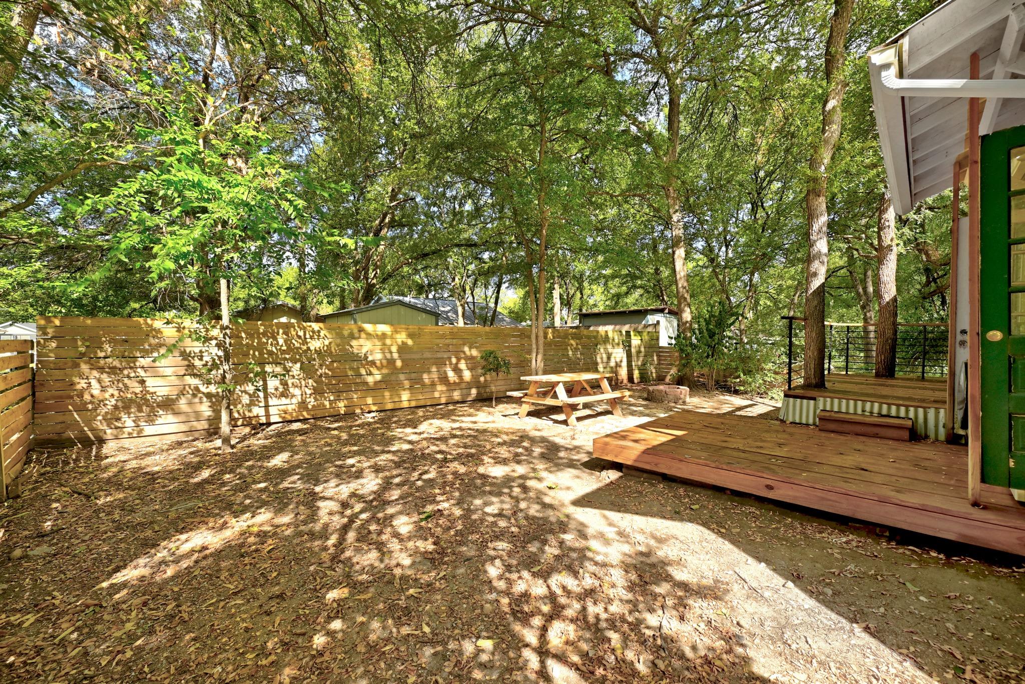 1306 Delano St Property Photo 20