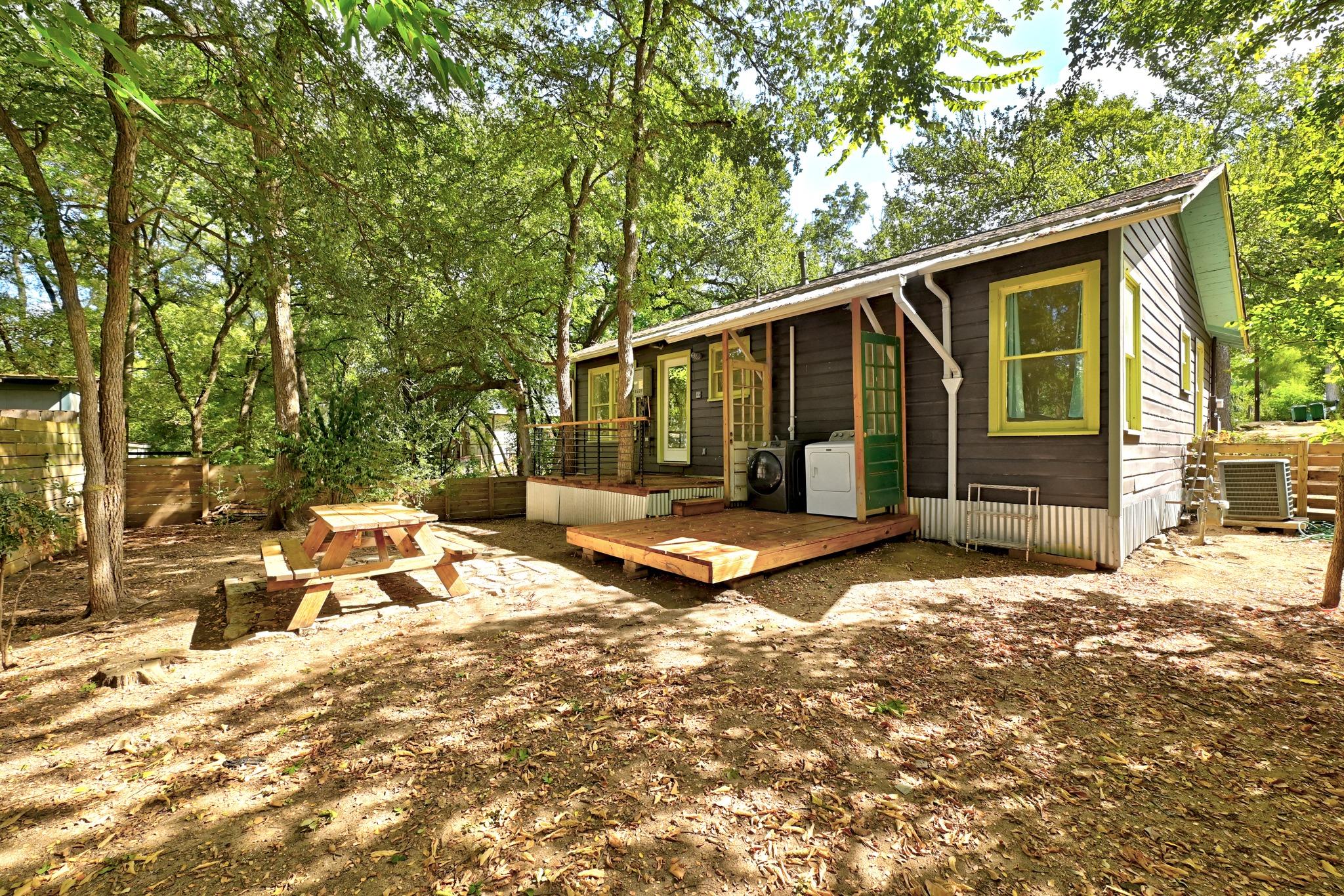 1306 Delano St Property Photo 21