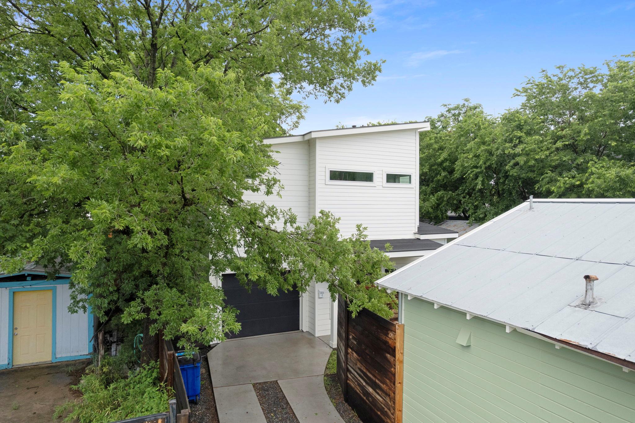 1204 W 51st St #2 Property Photo 4