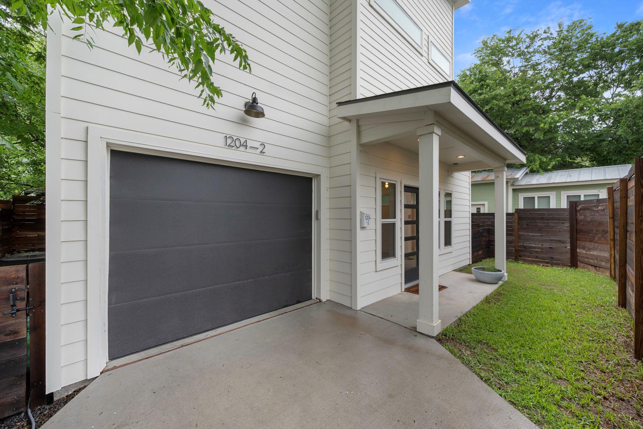 1204 W 51st St #2 Property Photo 5