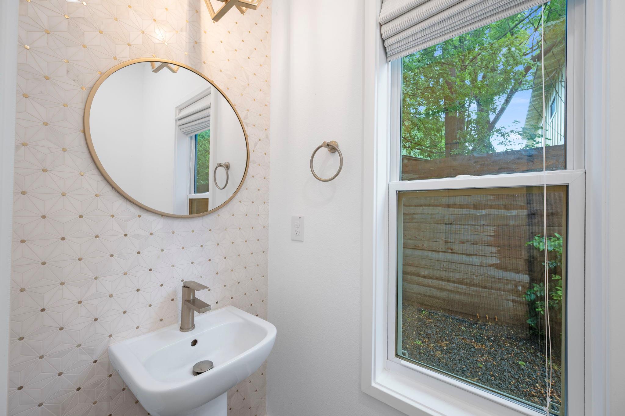 1204 W 51st St #2 Property Photo 19