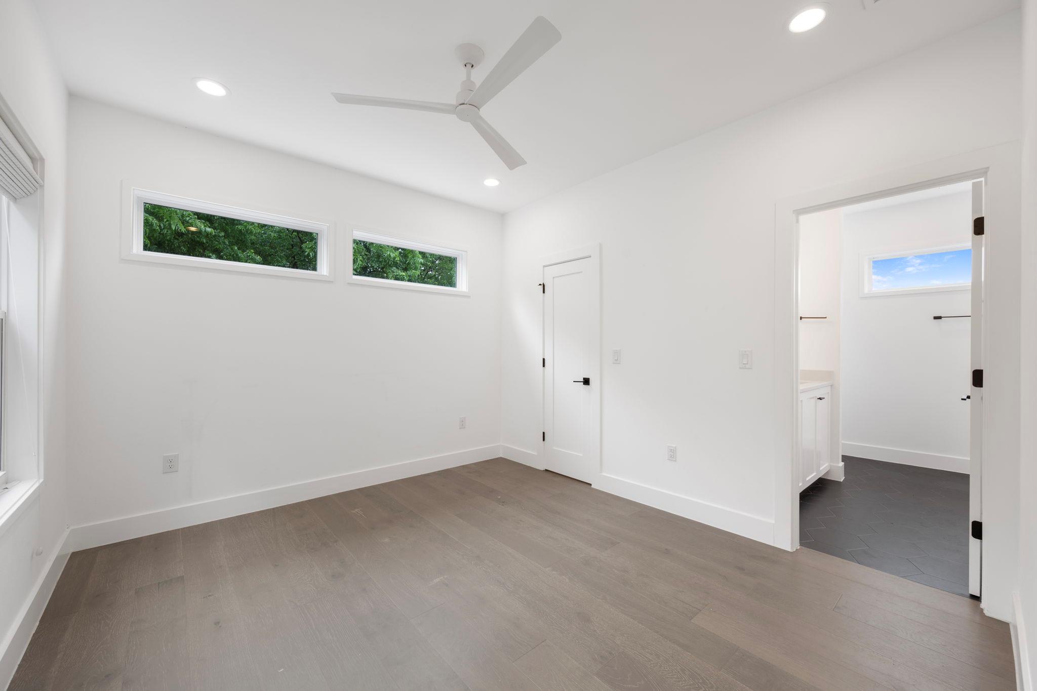 1204 W 51st St #2 Property Photo 20