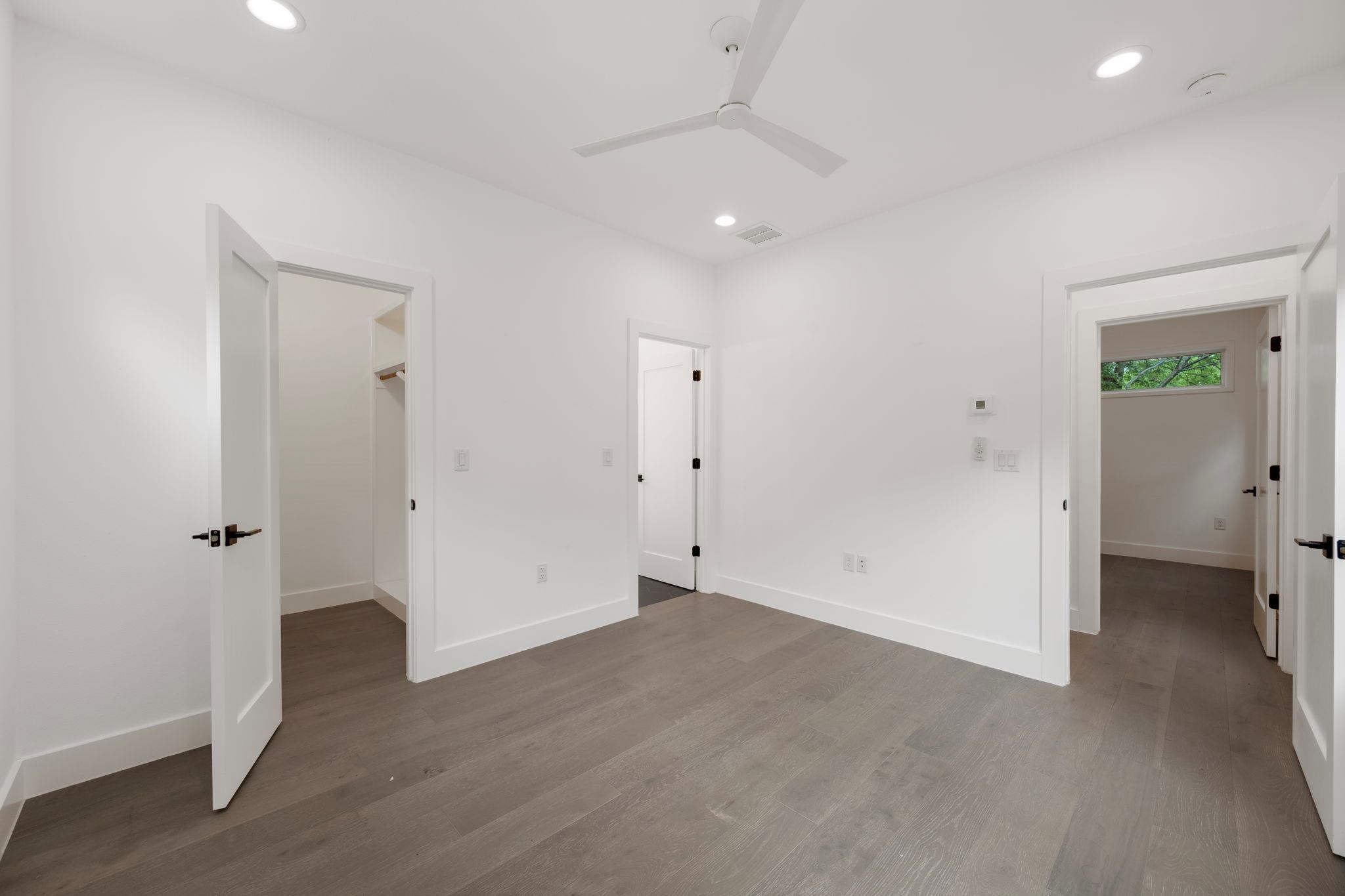 1204 W 51st St #2 Property Photo 21