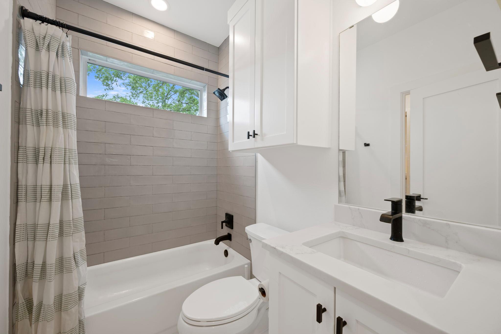 1204 W 51st St #2 Property Photo 30