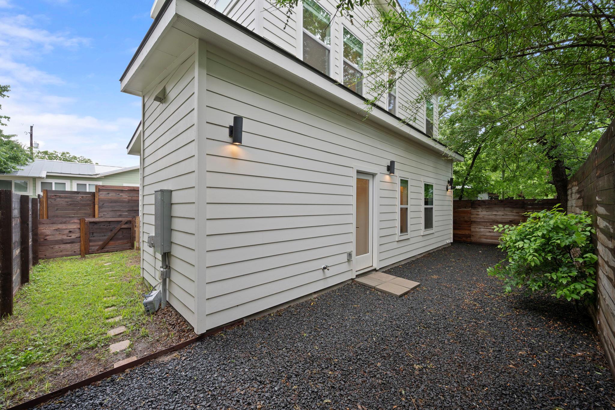 1204 W 51st St #2 Property Photo 33