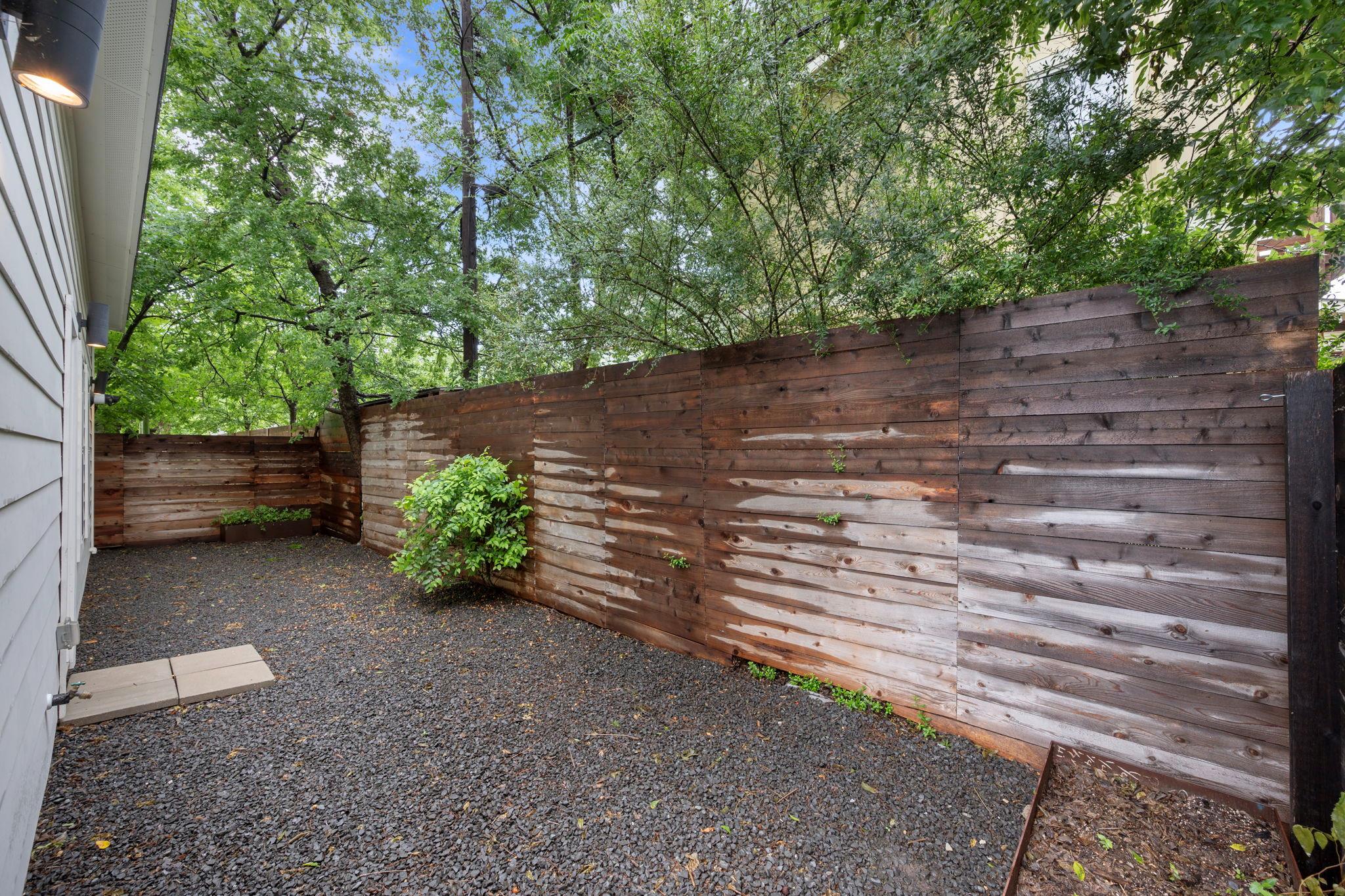 1204 W 51st St #2 Property Photo 34