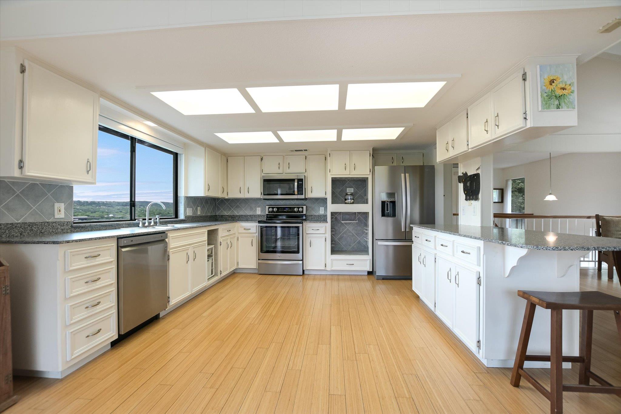 5500 Blueridge Ct Property Photo 11