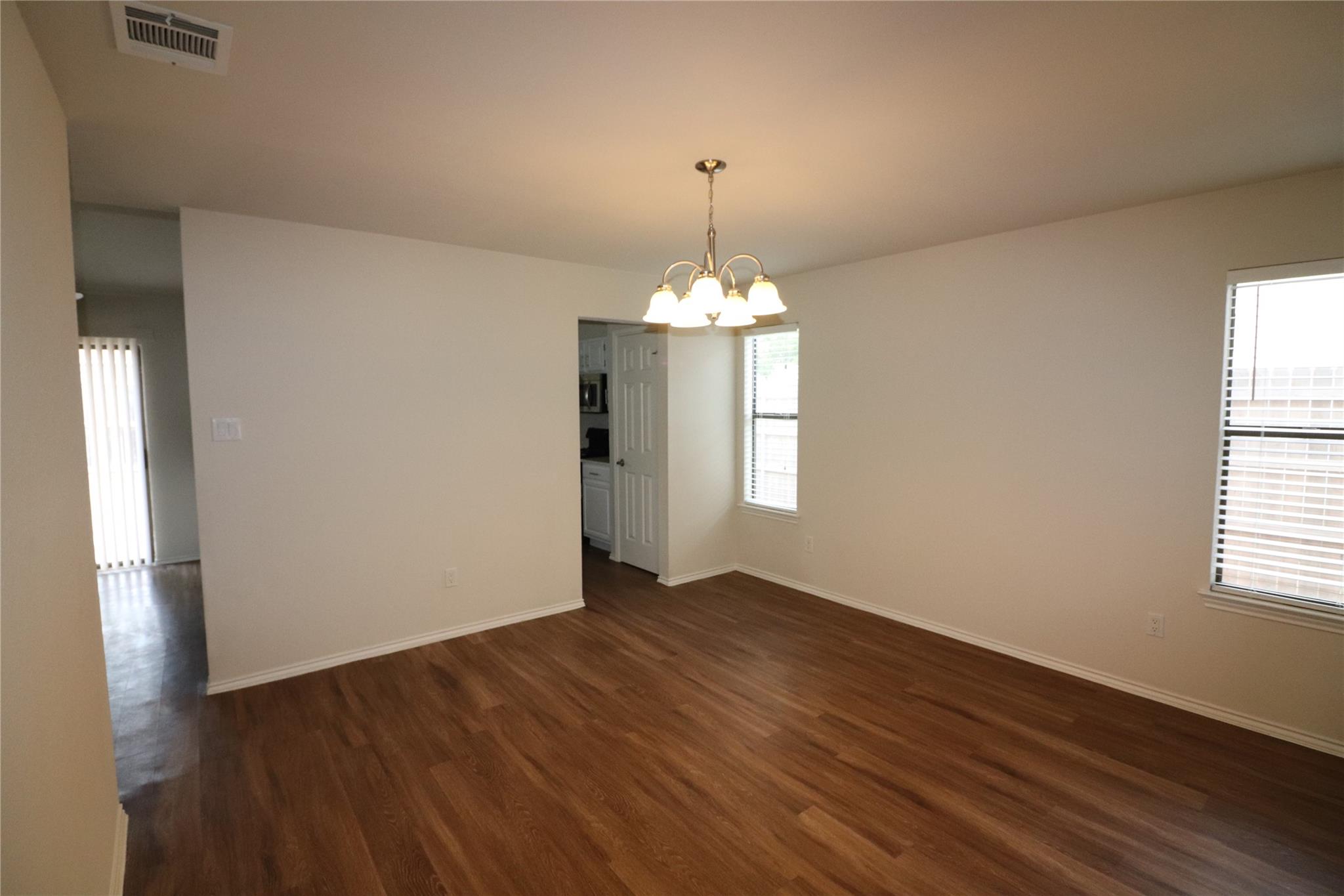 6606 Shiner St Property Photo 4