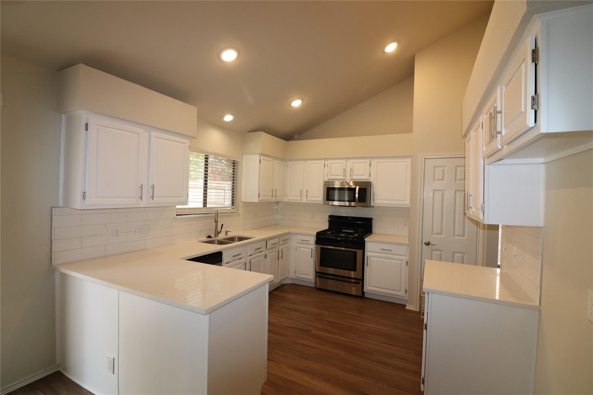 6606 Shiner St Property Photo 6