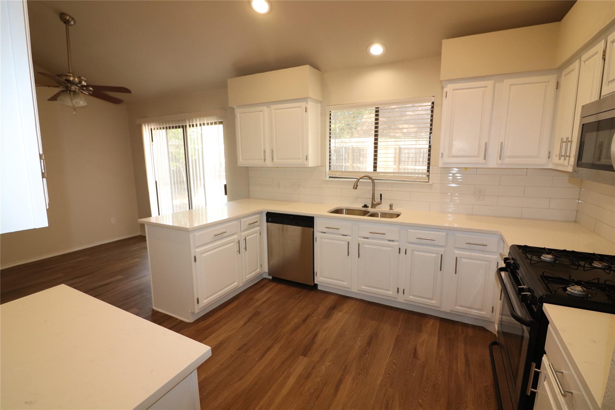 6606 Shiner St Property Photo 7