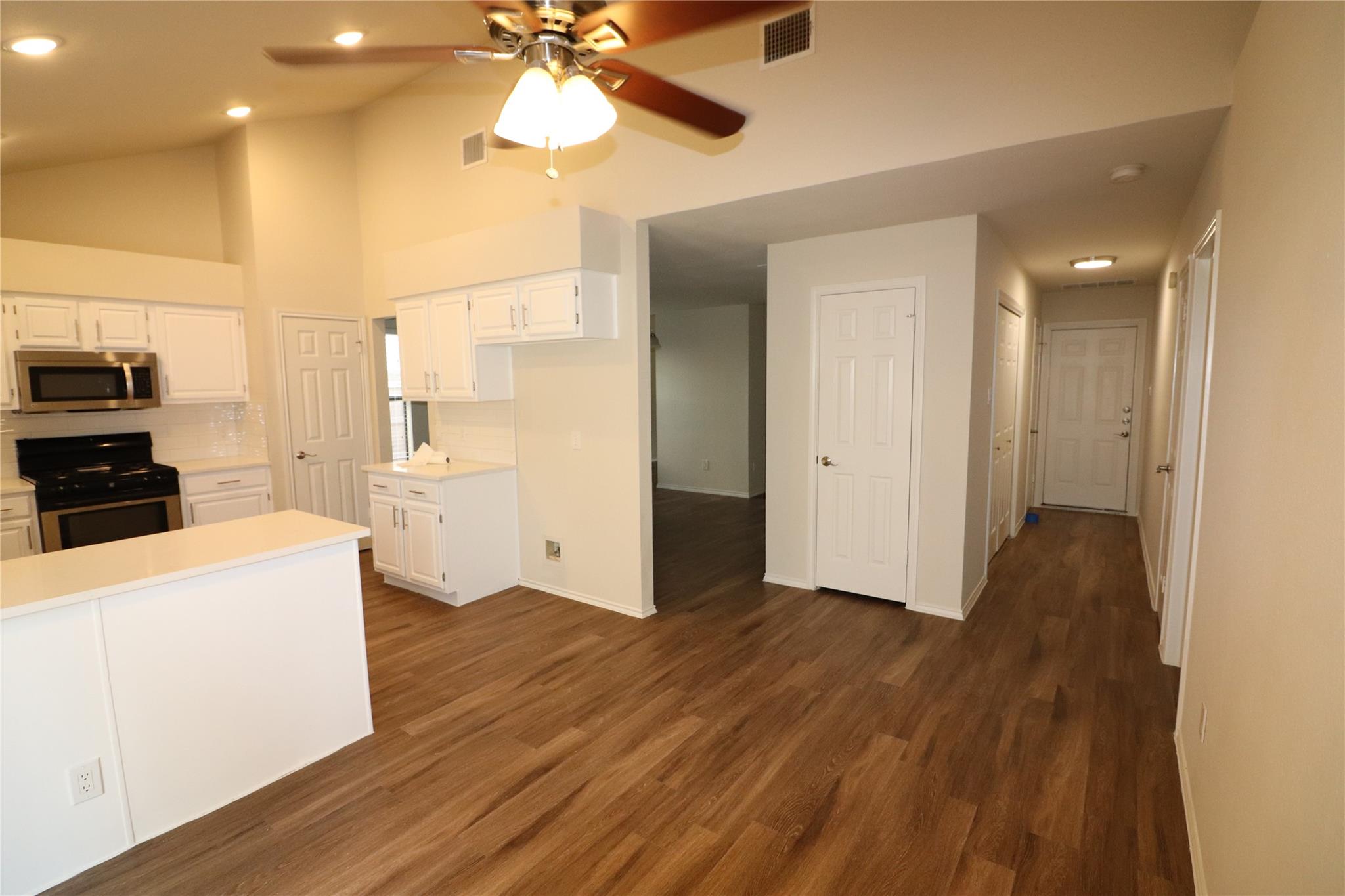 6606 Shiner St Property Photo 8