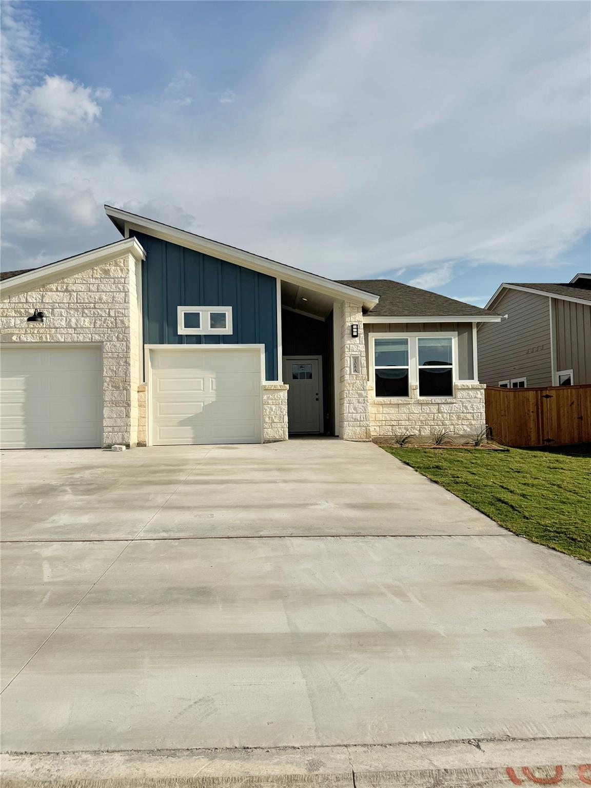 108 Zayd Ct #b Property Photo 2