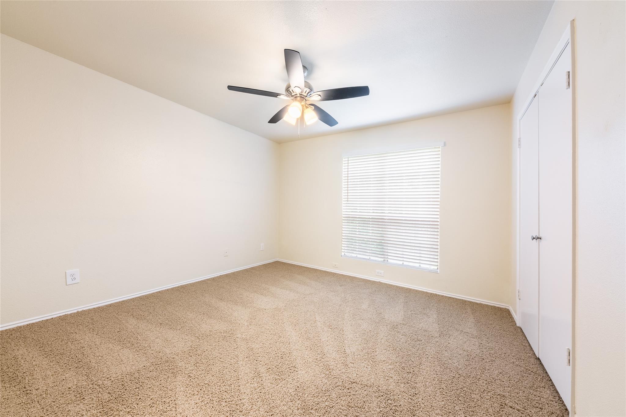 1304 Danbury Square Sq #a Property Photo 4