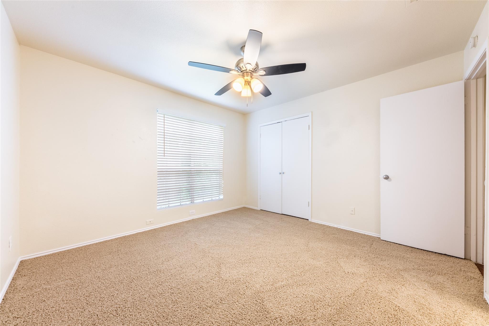 1304 Danbury Square Sq #a Property Photo 5