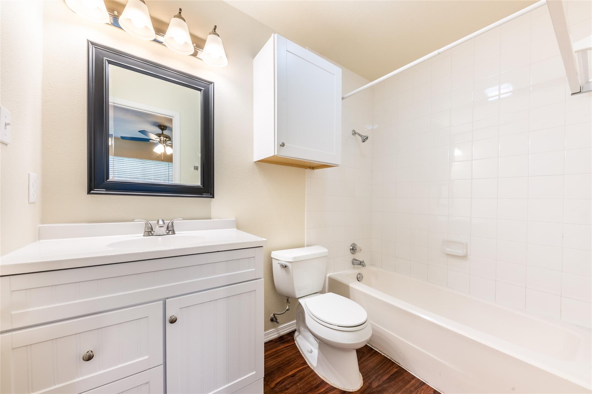 1304 Danbury Square Sq #a Property Photo 7
