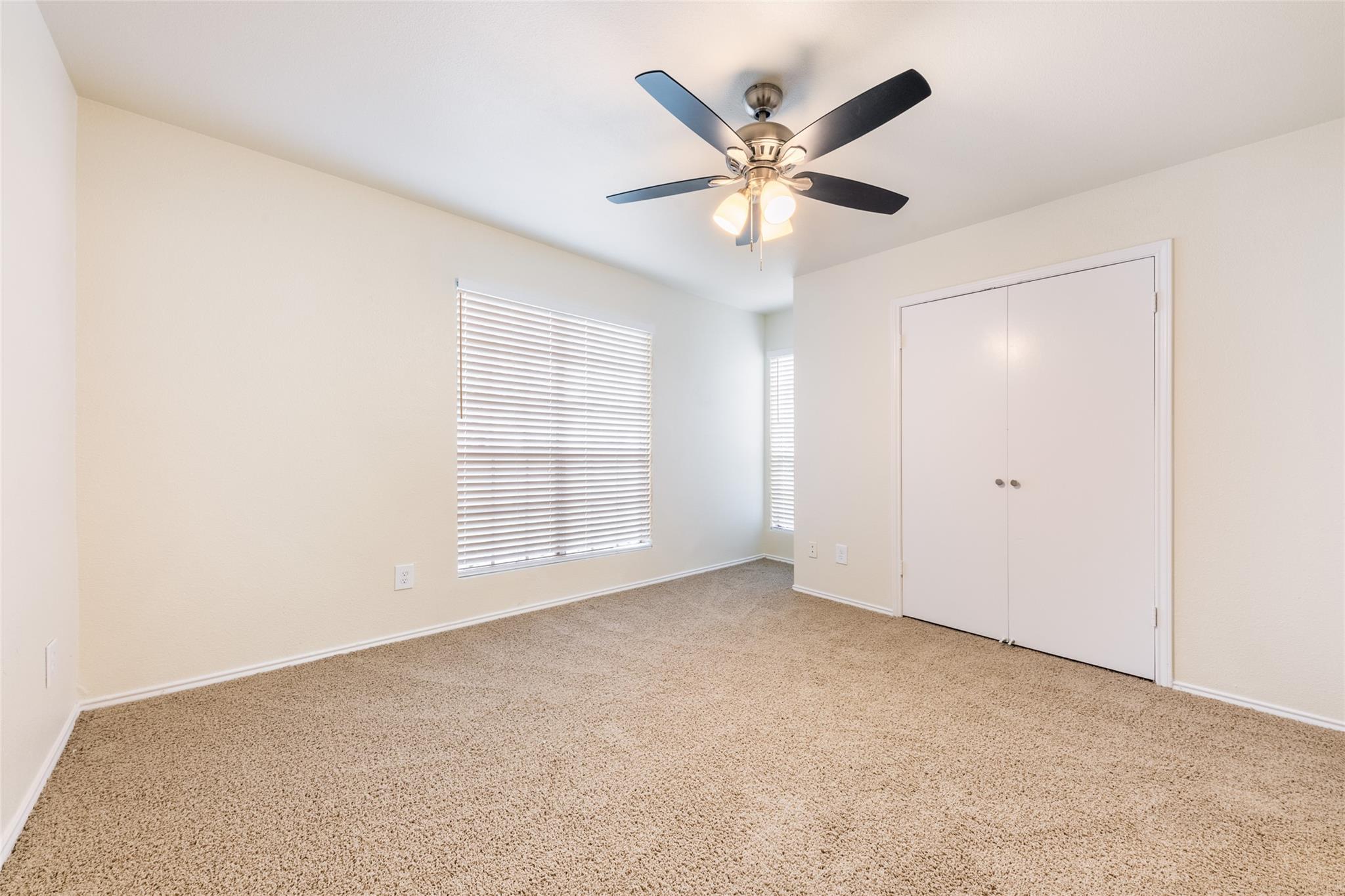 1304 Danbury Square Sq #a Property Photo 8