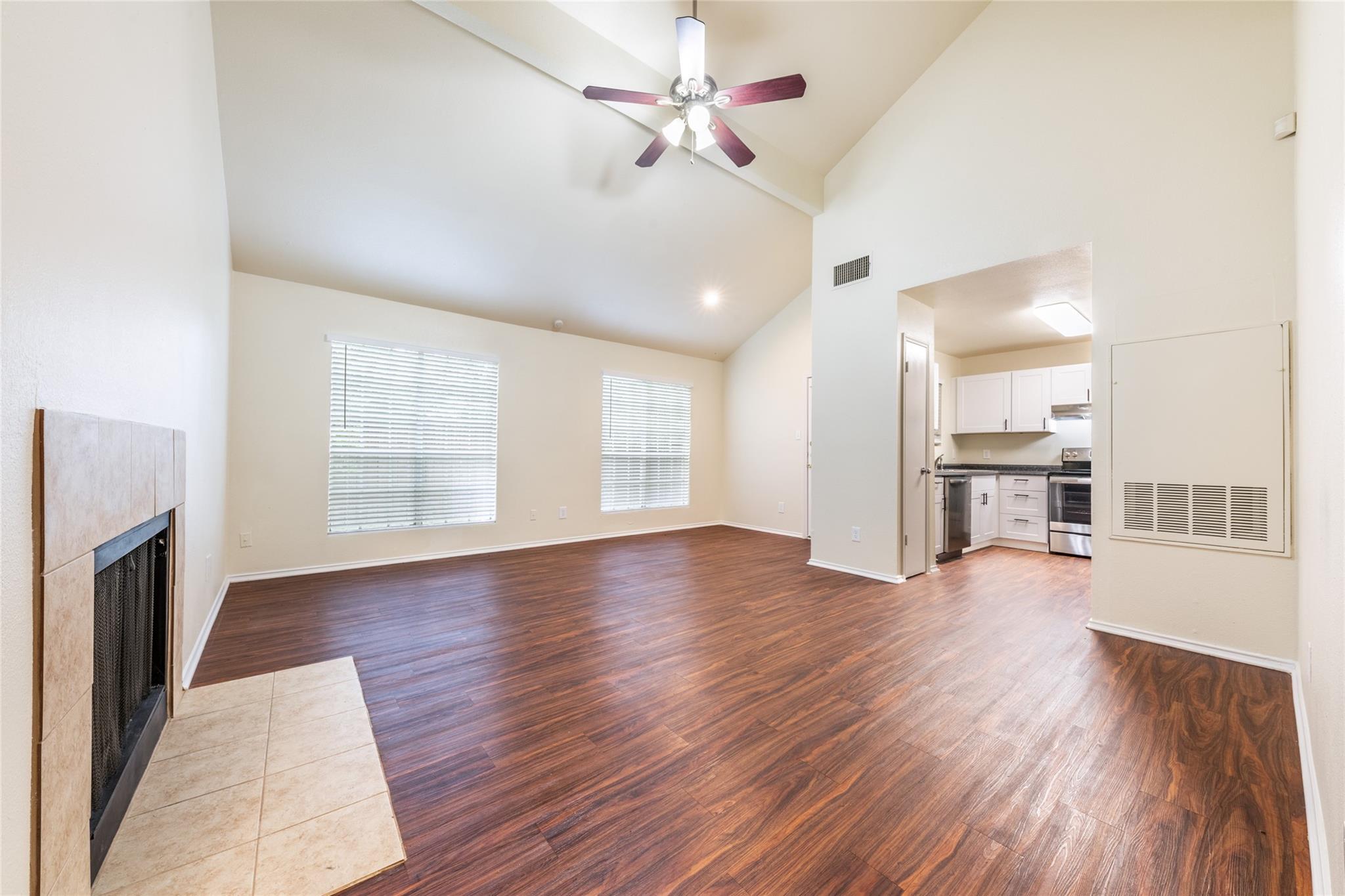 1304 Danbury Square Sq #a Property Photo 12