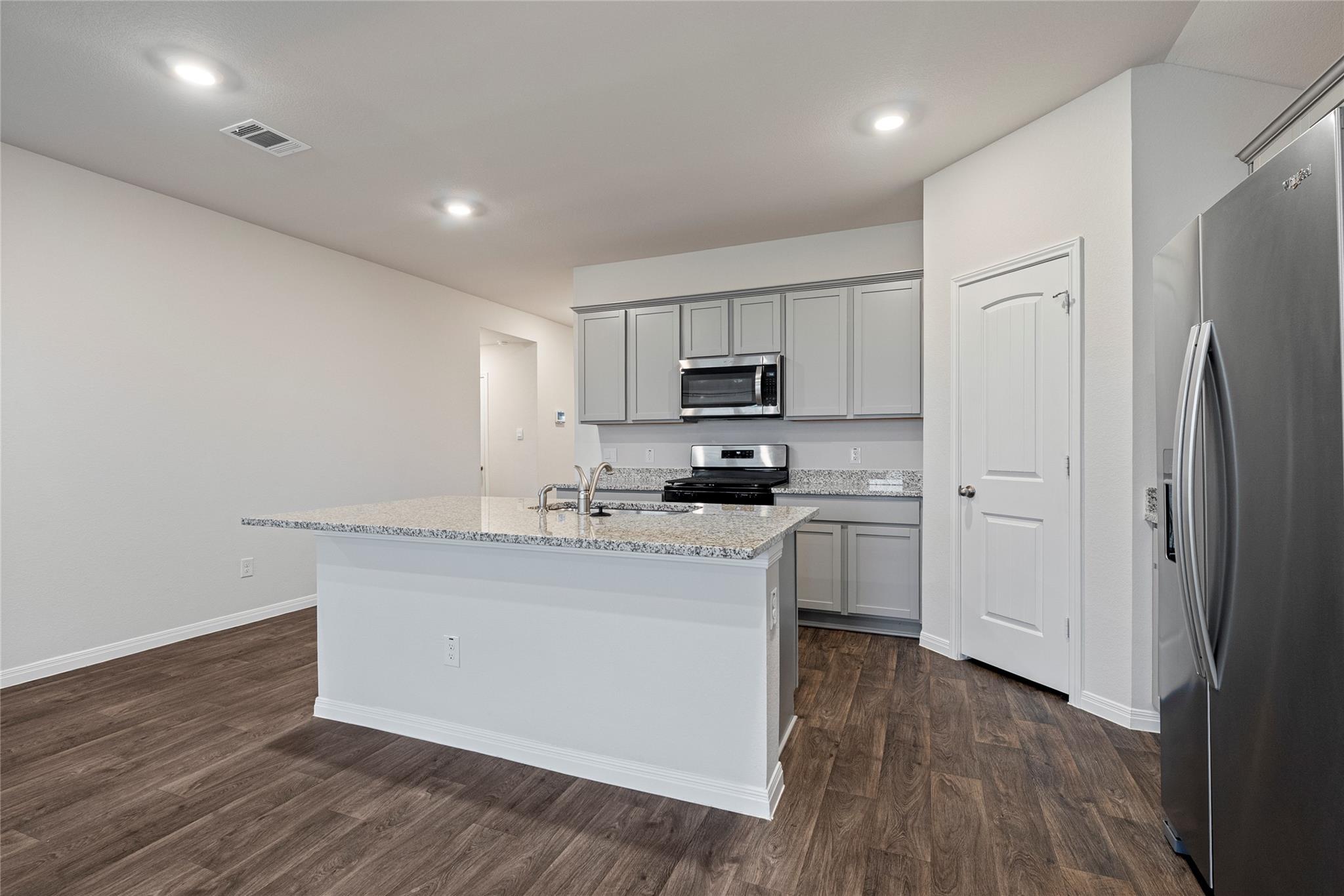 176 Texas Palmetto Cir Property Photo 4