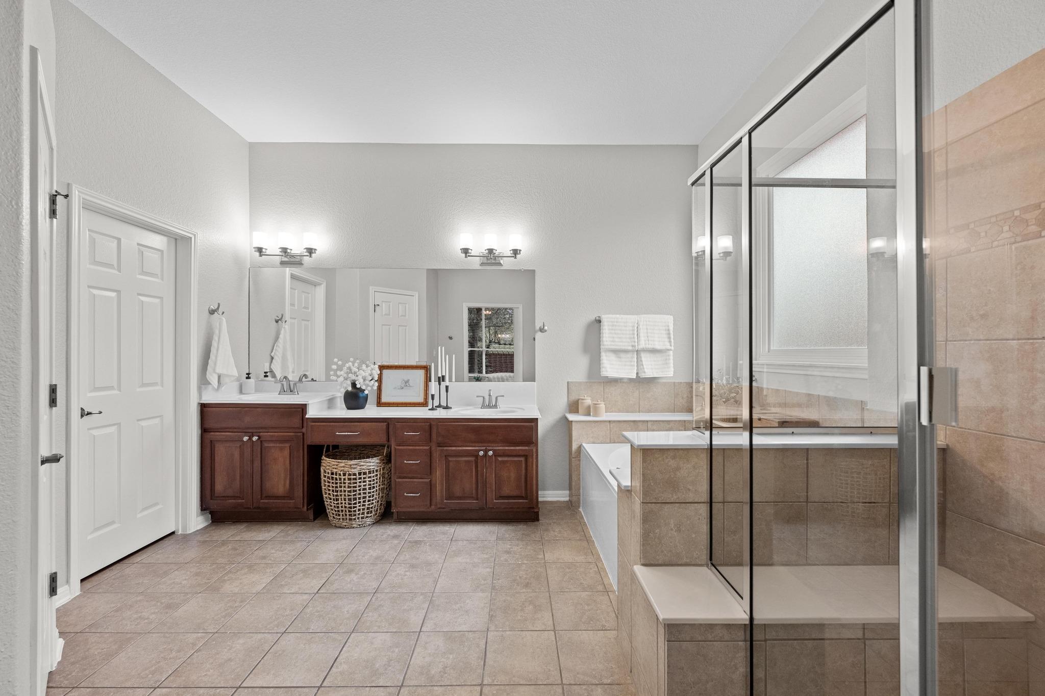 7033 Viridian Ln Property Photo 17