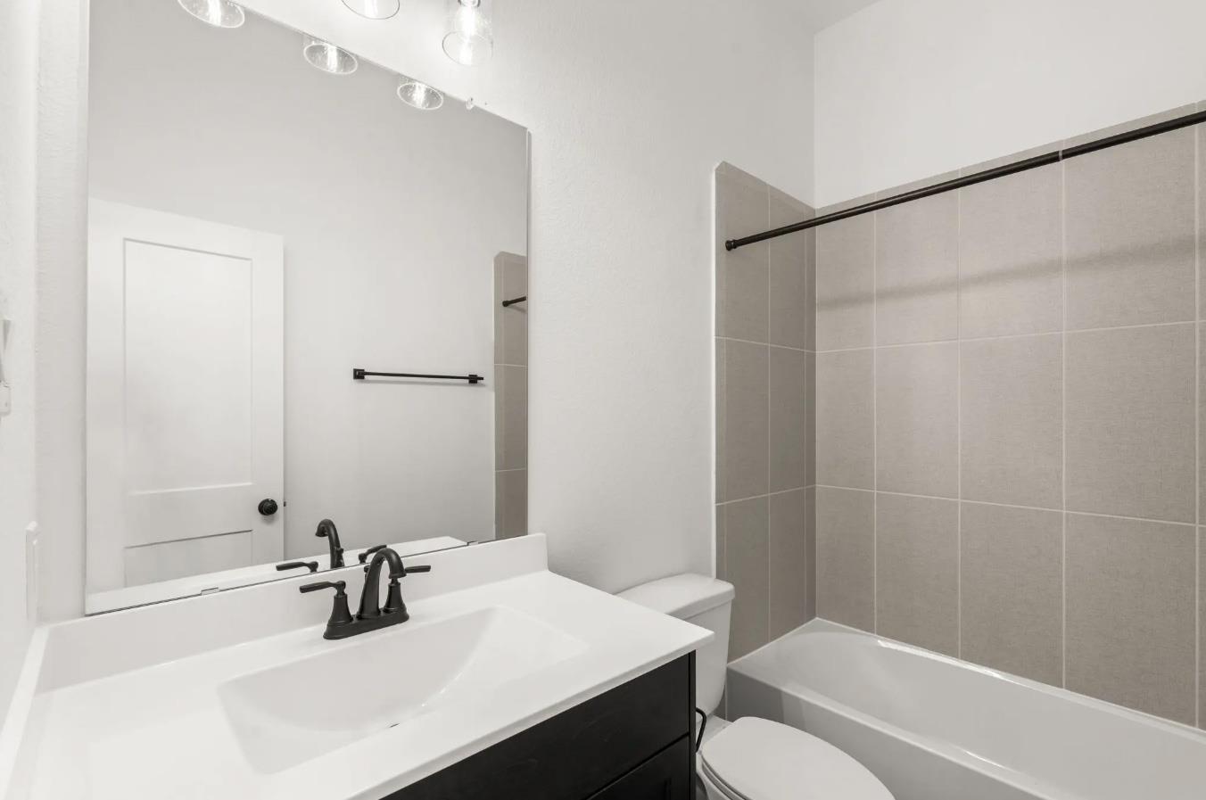 13808 Ryan Range Ln Property Photo 5