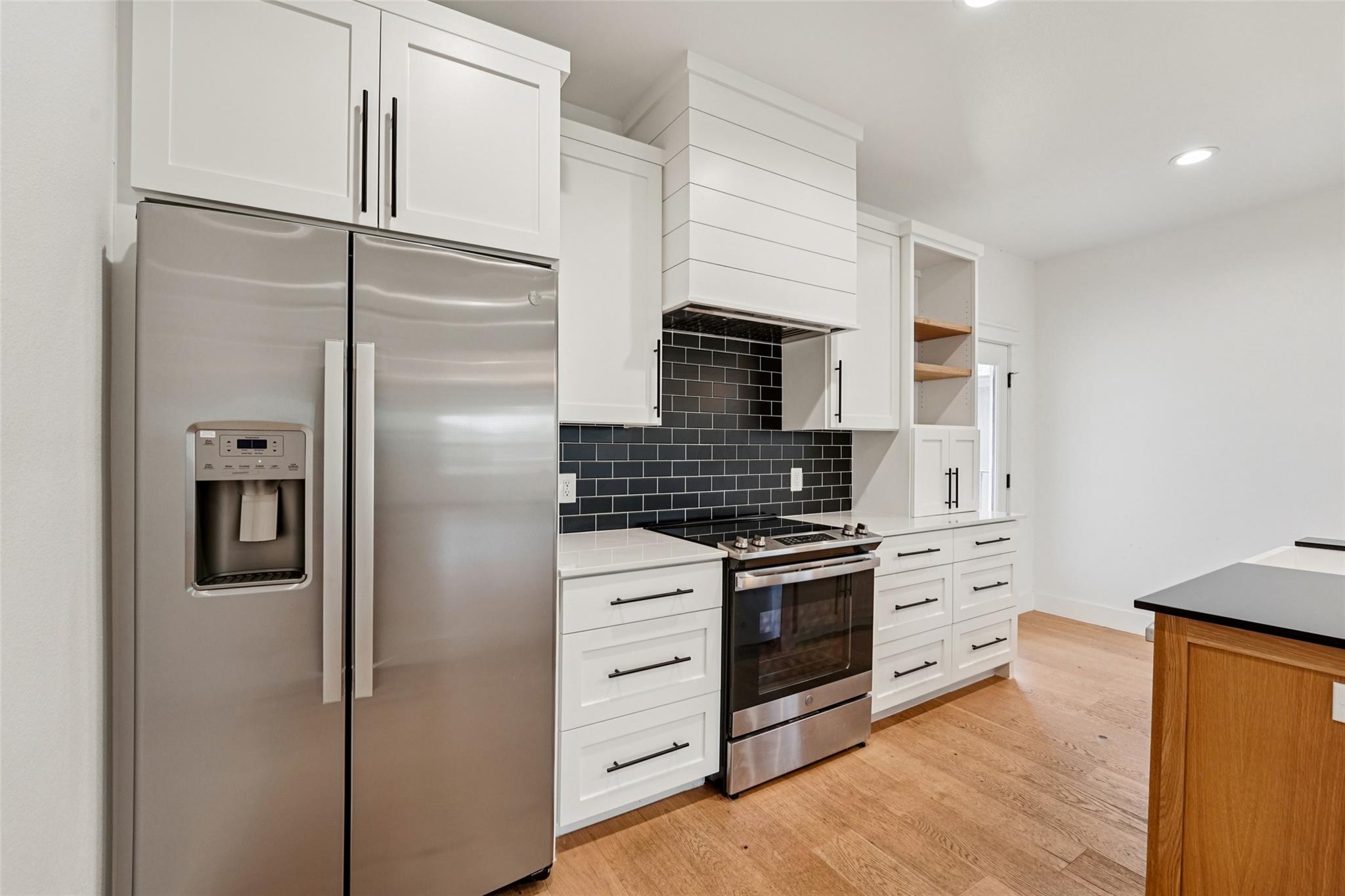 416 Stagecoach Trl Property Photo 5