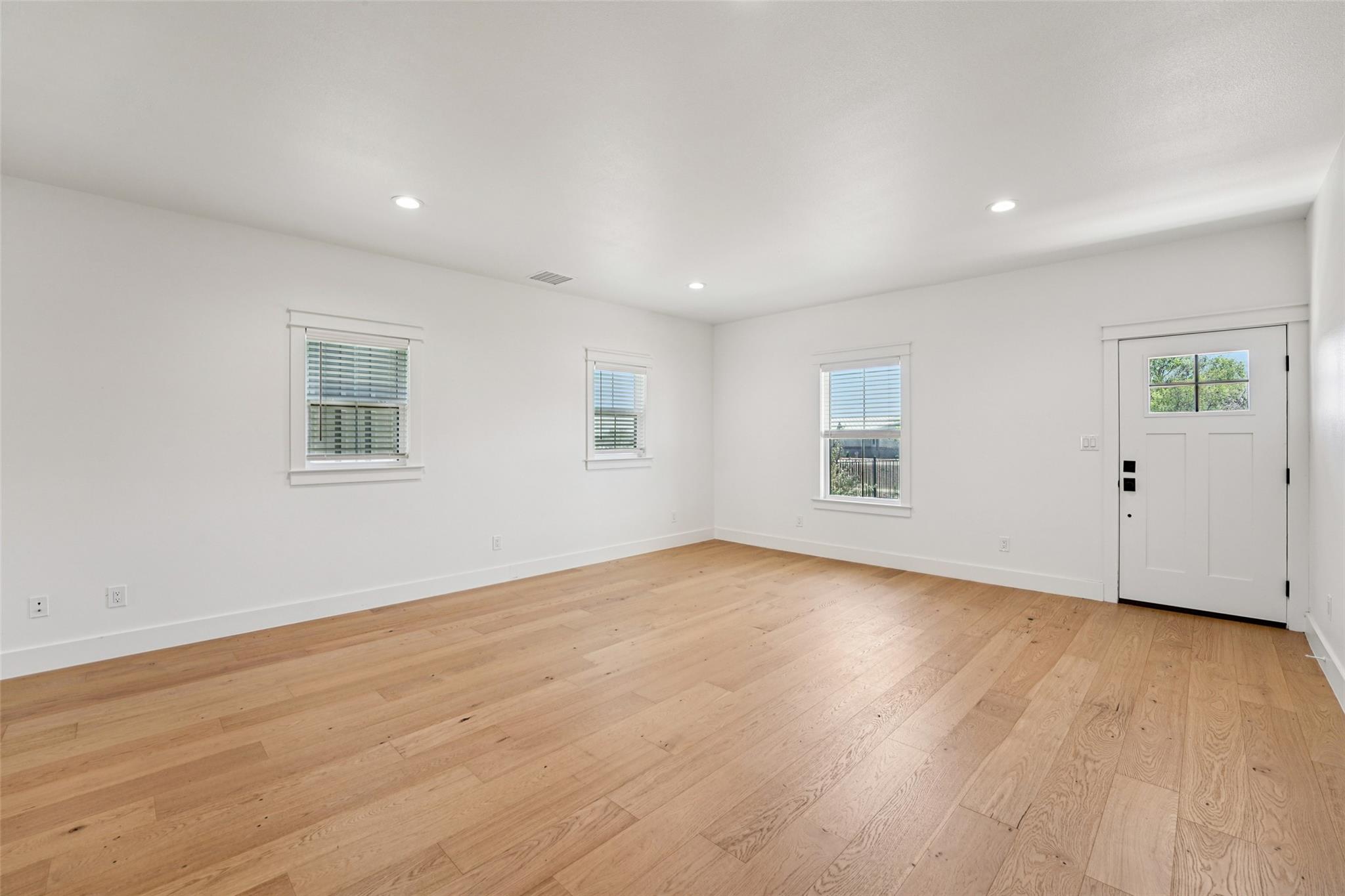 416 Stagecoach Trl Property Photo 8