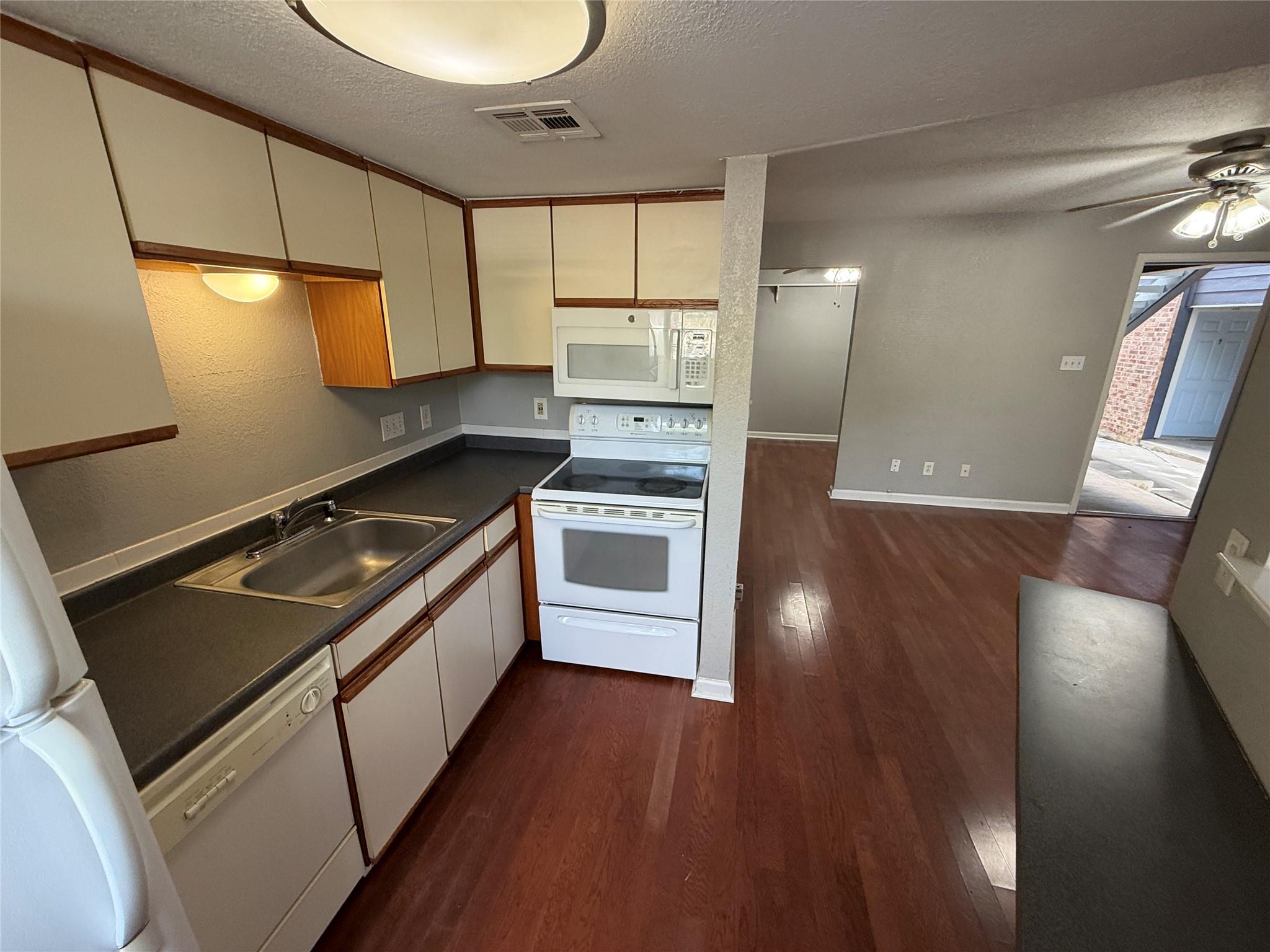 2500 Burleson Rd #209 Property Photo 1
