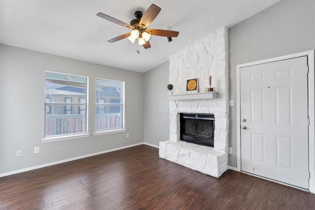 1703 Rawhide Loop Property Photo 3