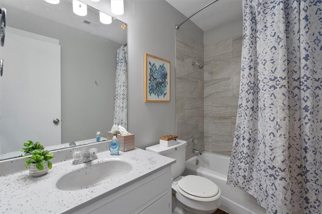 1703 Rawhide Loop Property Photo 11