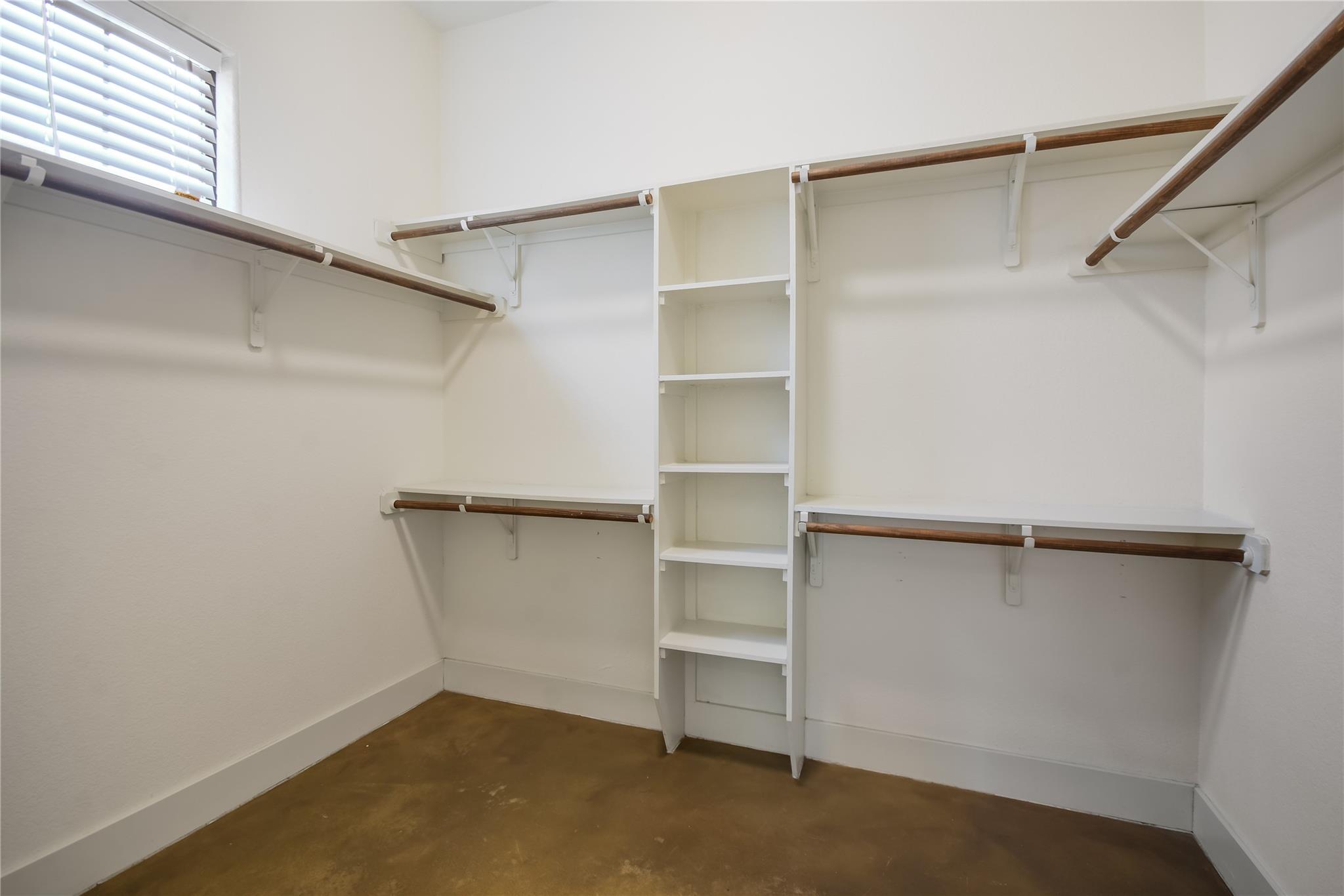 18400 Lakepoint Cv Property Photo 20