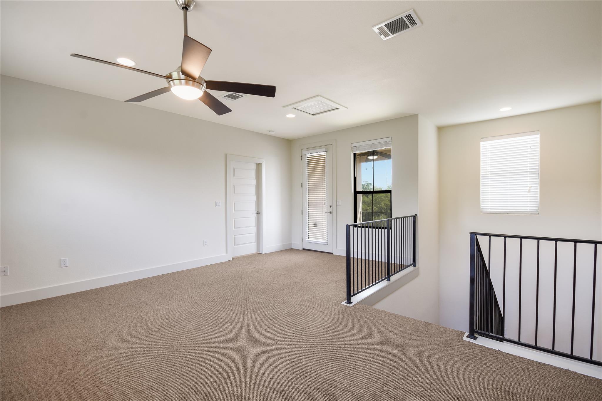 18400 Lakepoint Cv Property Photo 23