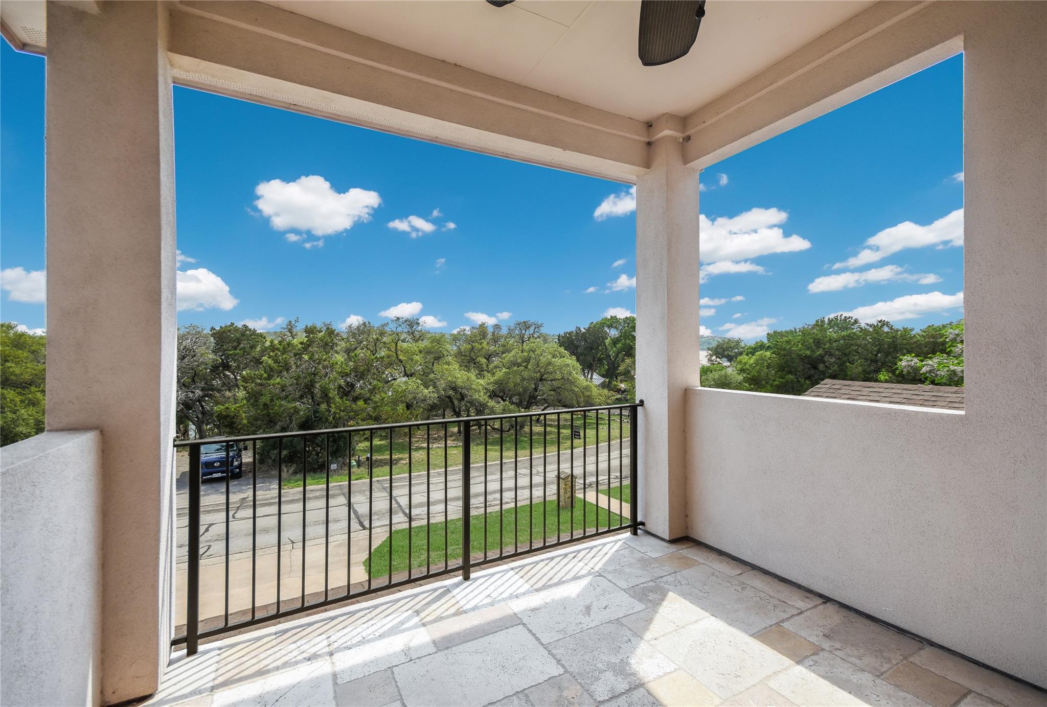 18400 Lakepoint Cv Property Photo 25
