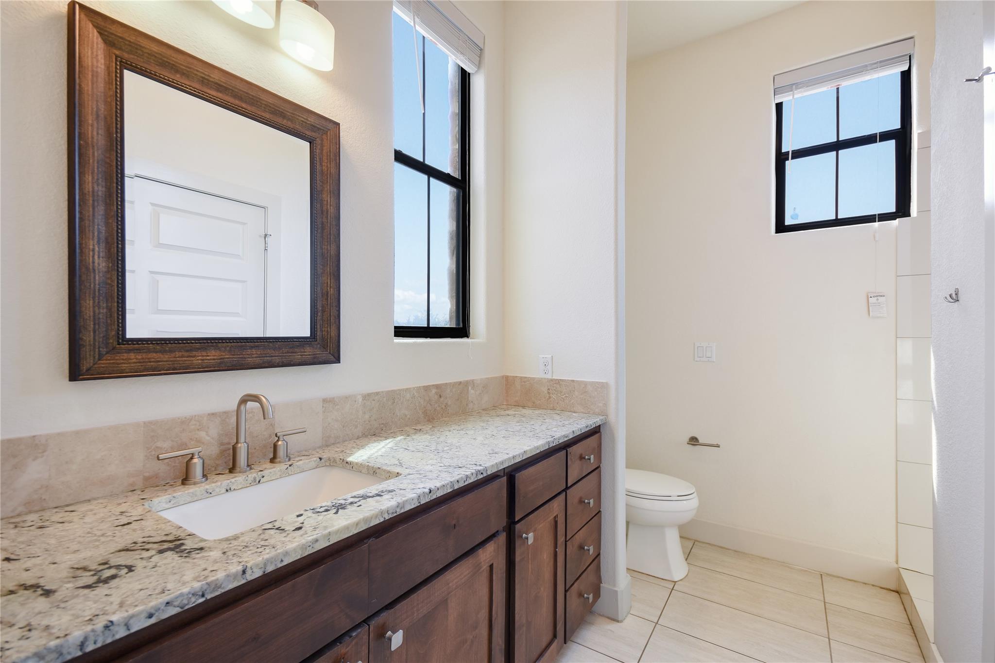18400 Lakepoint Cv Property Photo 30