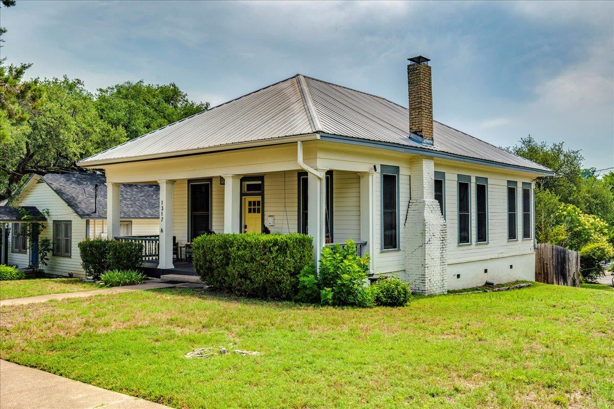 1317 Newning Ave A Property Photo