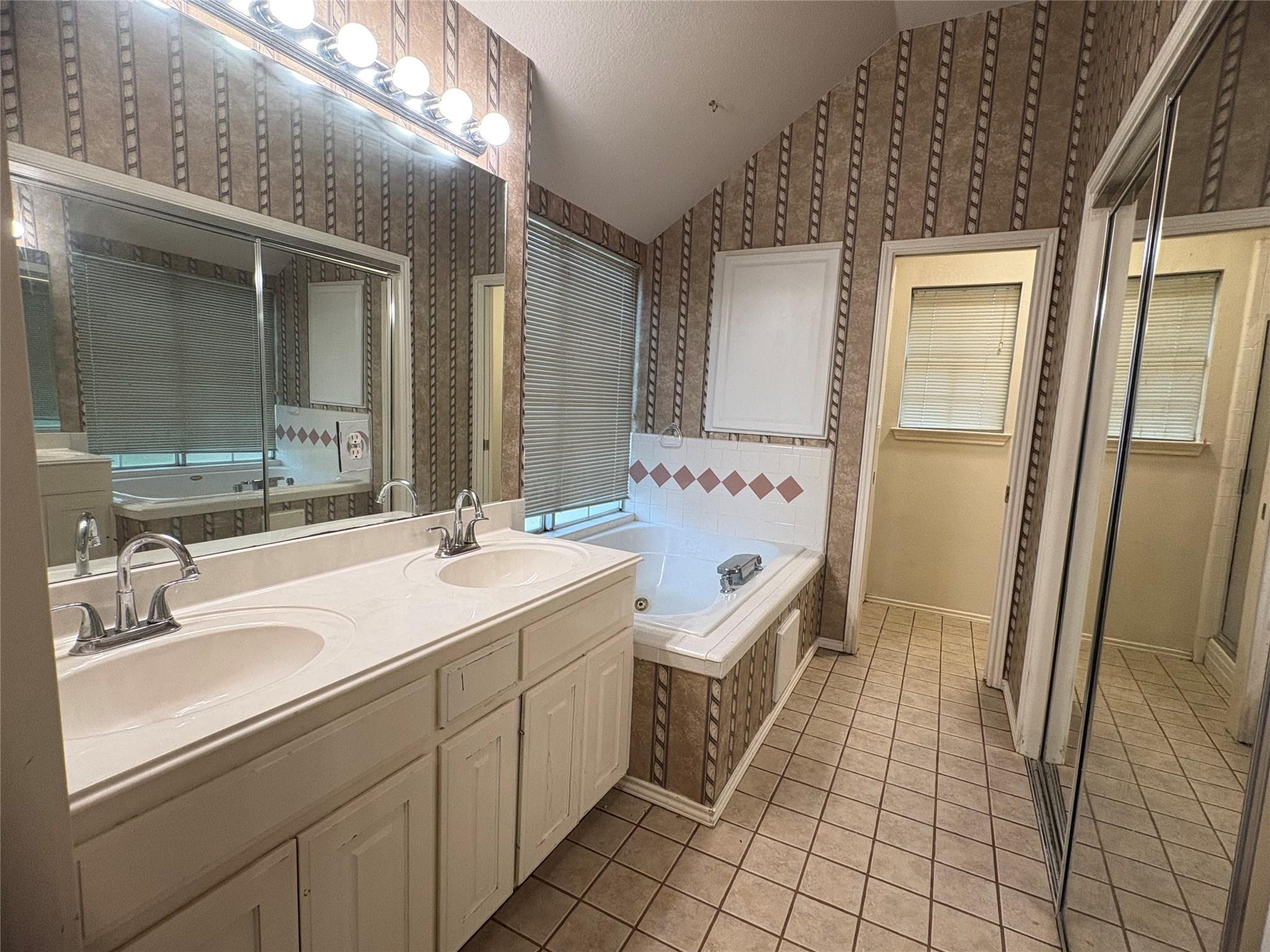 12905 Withers Way Property Photo 8