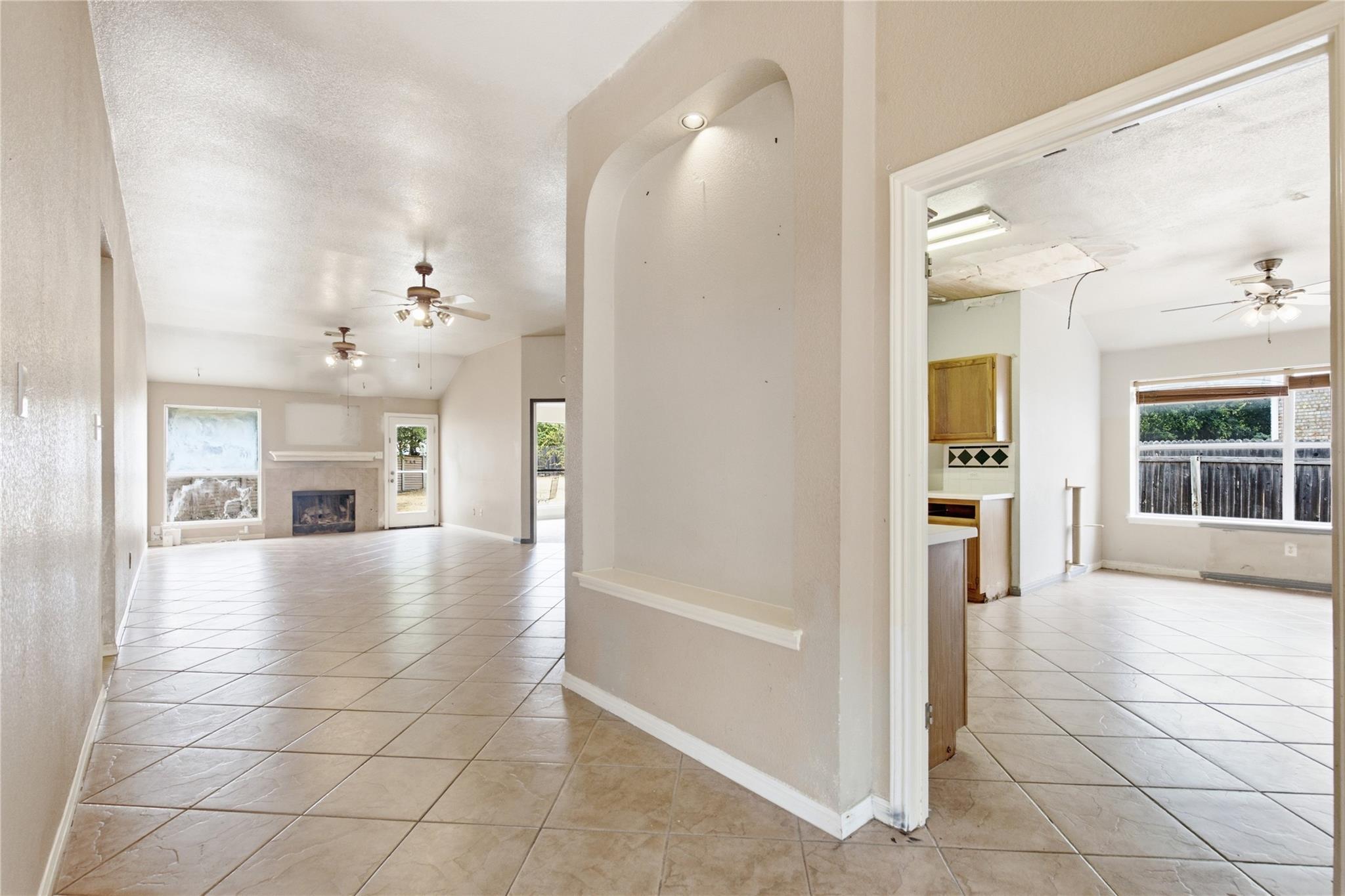 801 Lawmans Ct Property Photo 5