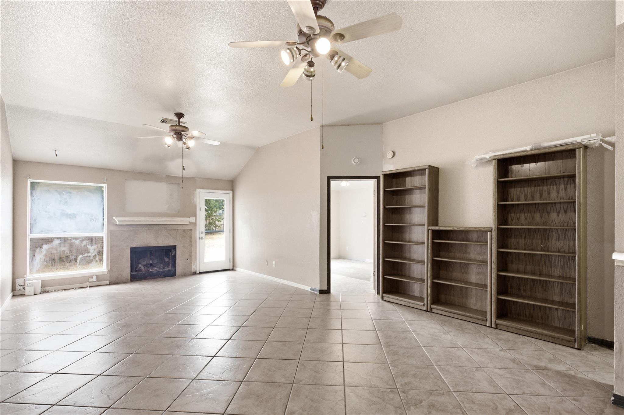 801 Lawmans Ct Property Photo 6