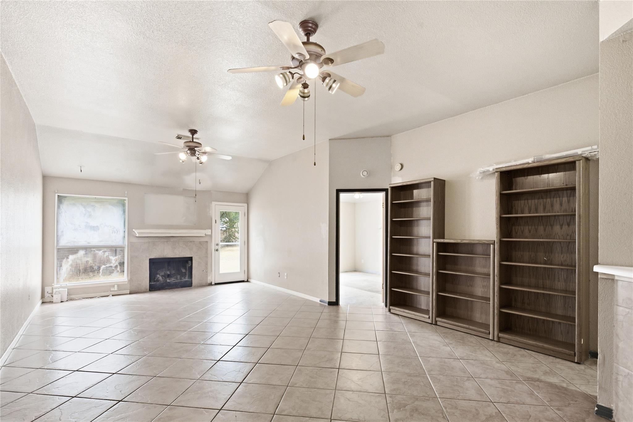 801 Lawmans Ct Property Photo 7
