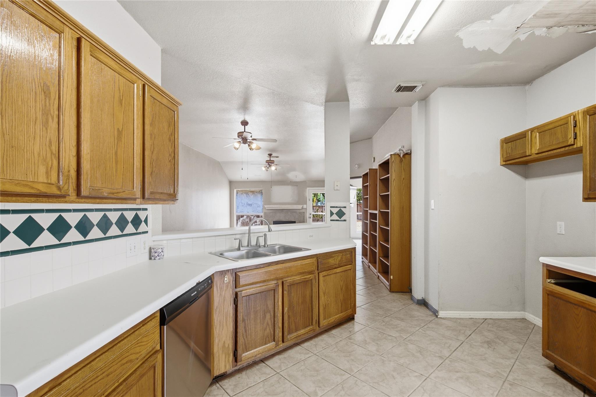 801 Lawmans Ct Property Photo 11