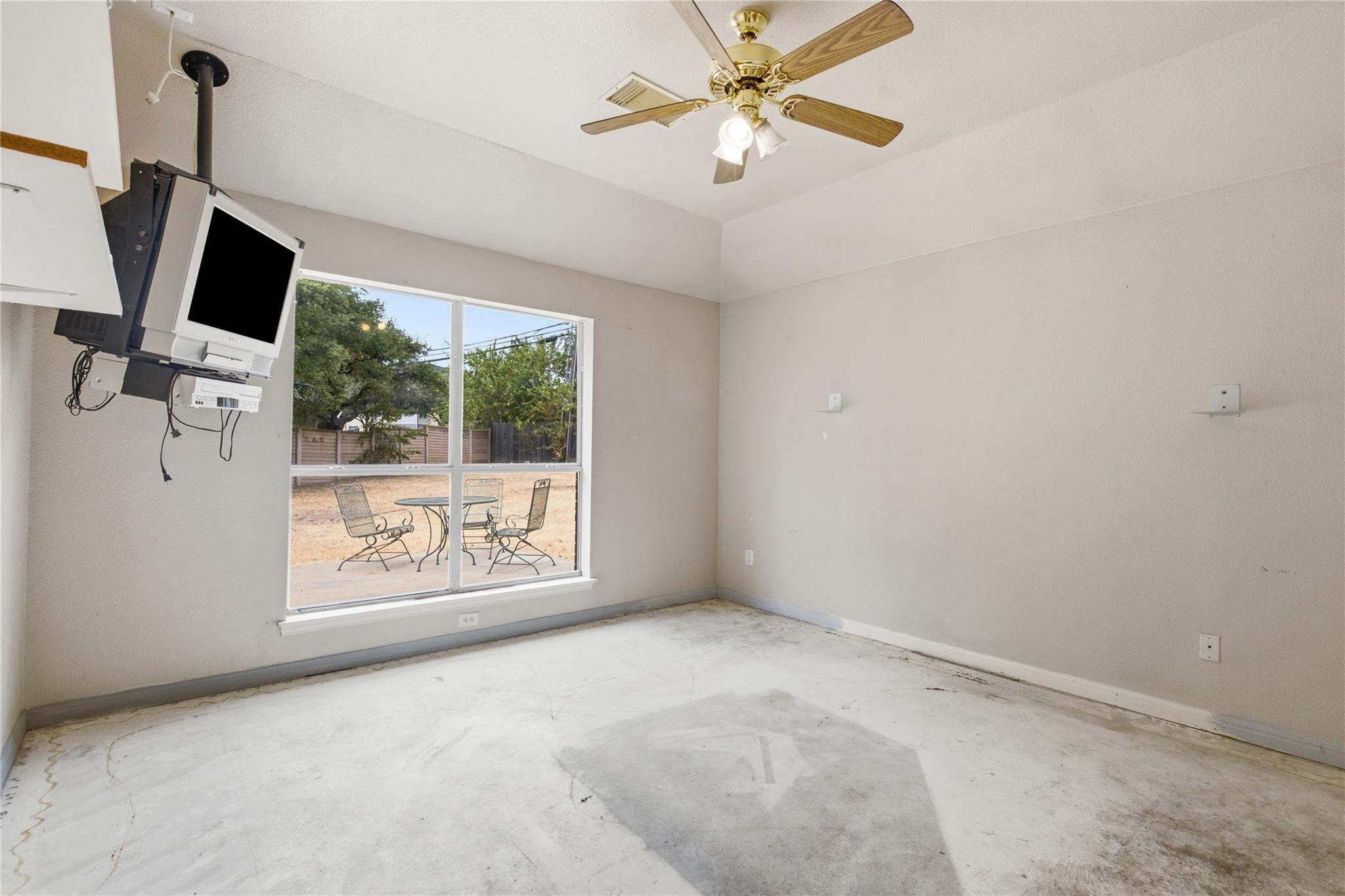 801 Lawmans Ct Property Photo 14