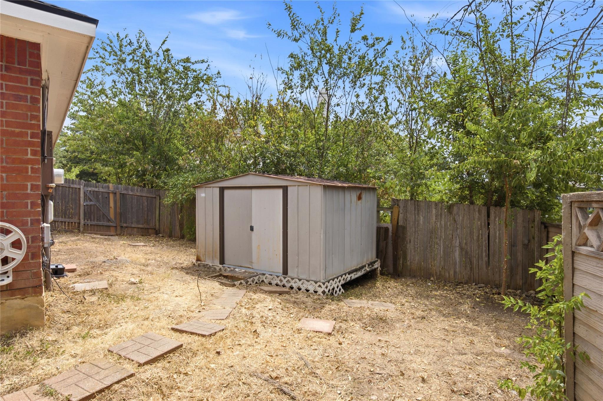 801 Lawmans Ct Property Photo 32
