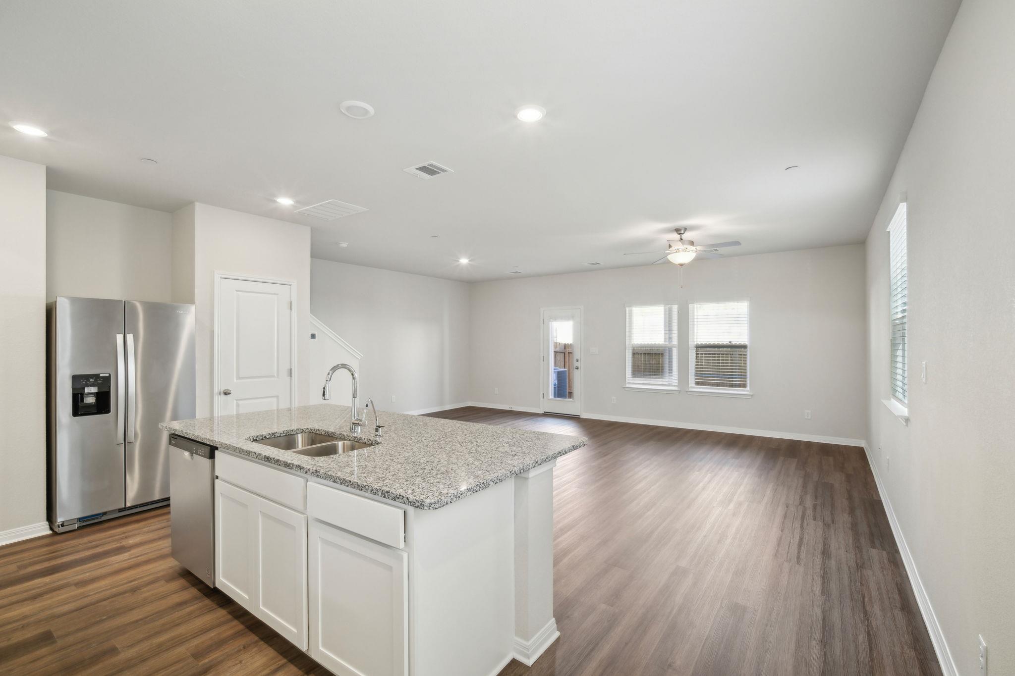 12902 Village Spun Plz Property Photo 6