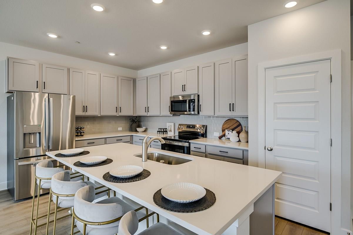 533 Emory Crossing Blvd Property Photo 4