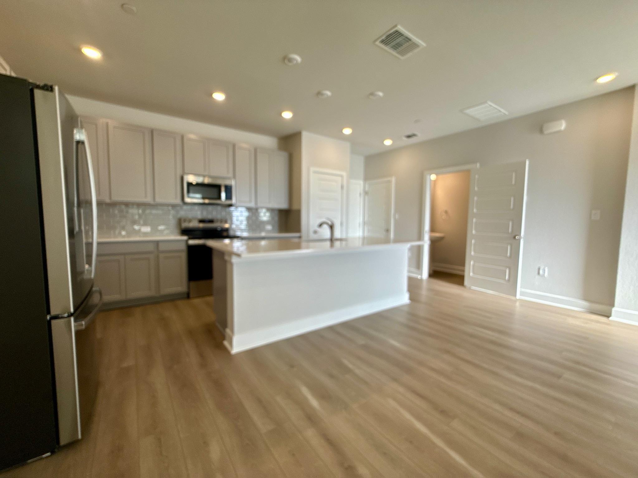 533 Emory Crossing Blvd Property Photo 11