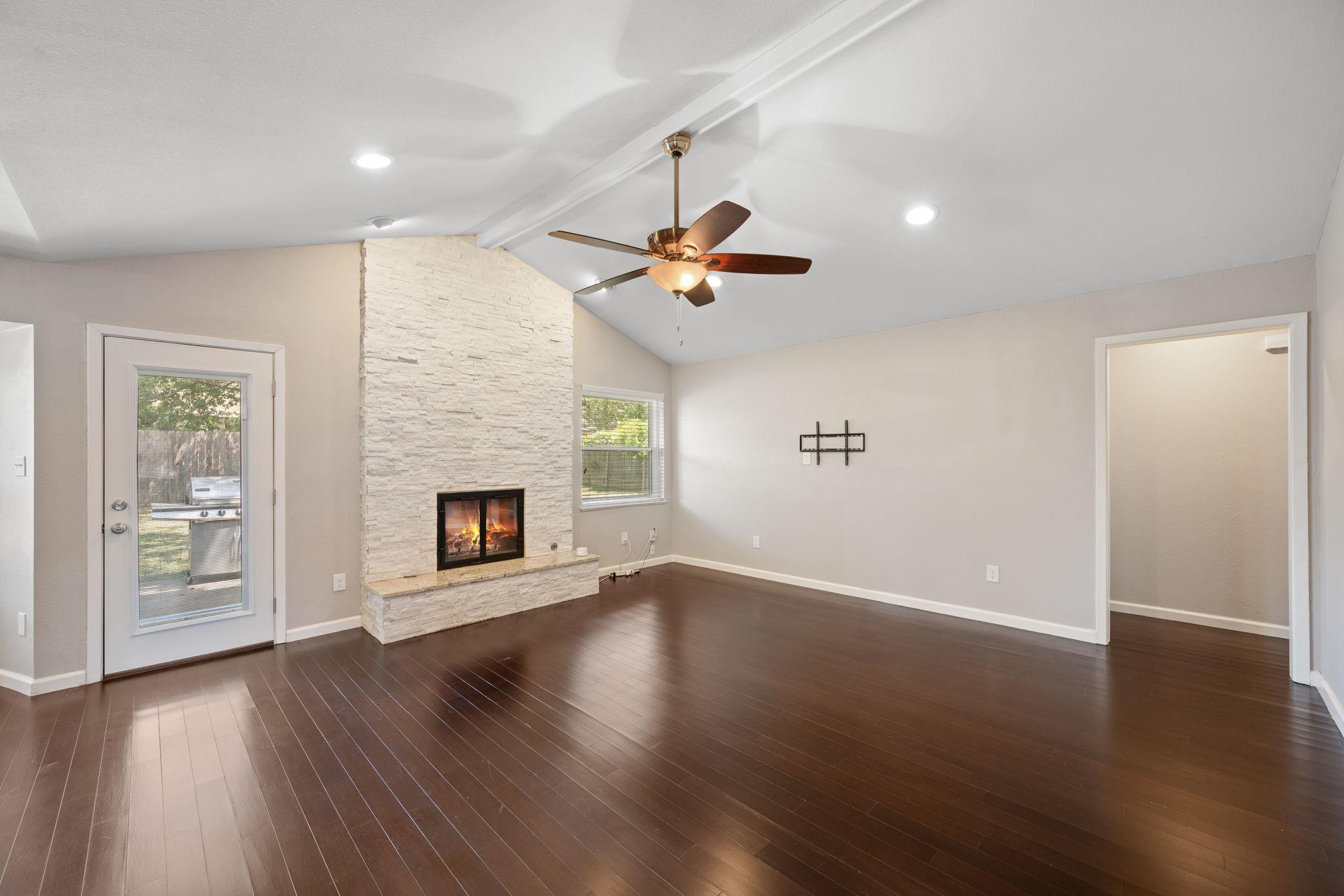 8511 Daleview Dr Property Photo 5